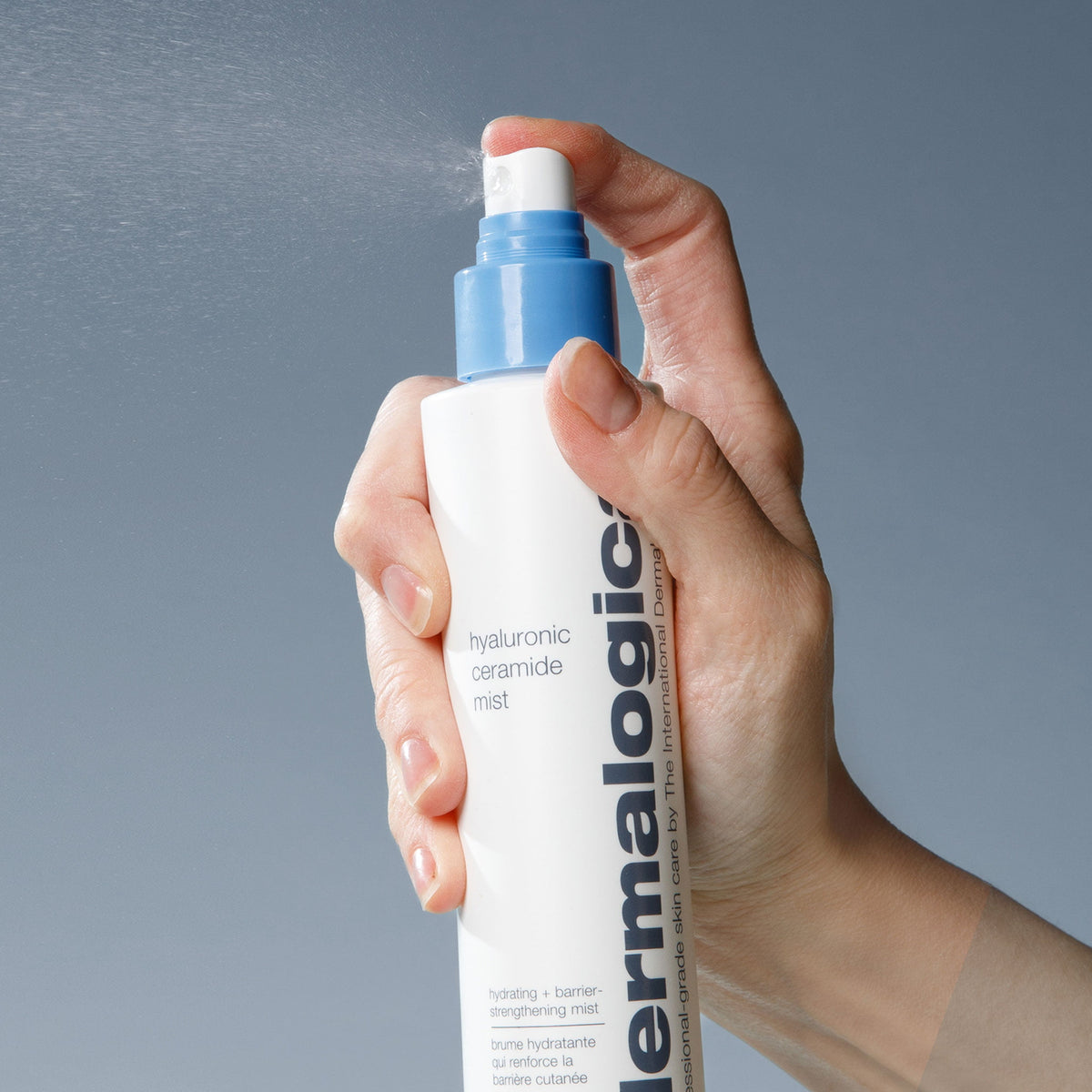 hyaluronic ceramide mist model dispense 