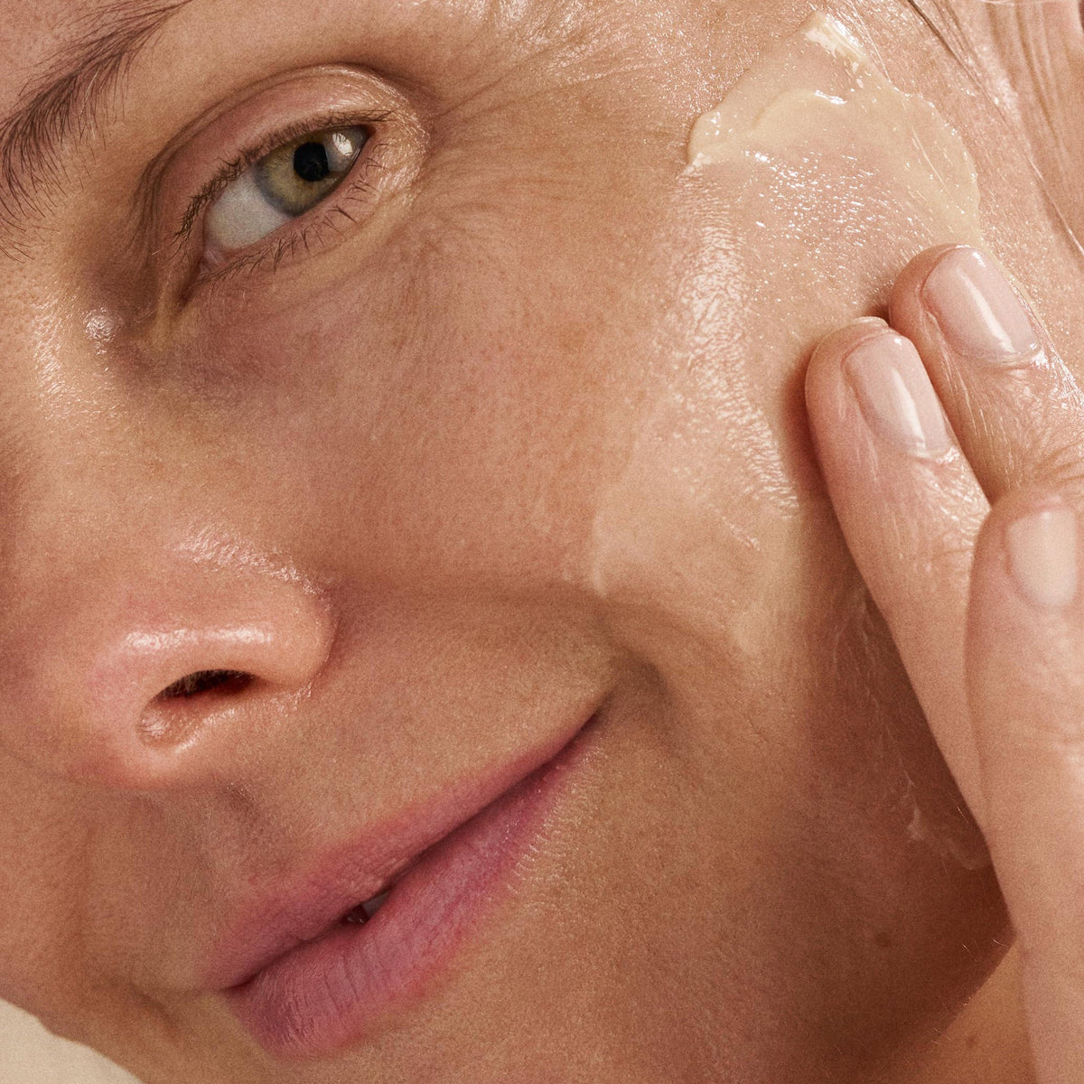 multivitamin power recovery cream model 
