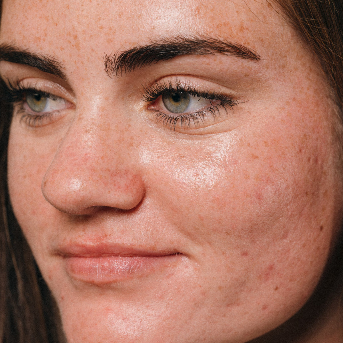 Model with glowy skin 